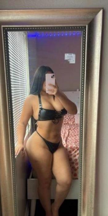 Mia, 24  female escort, Santa Maria