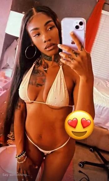 STRAWBERRY, 26  female escort, Santa Maria